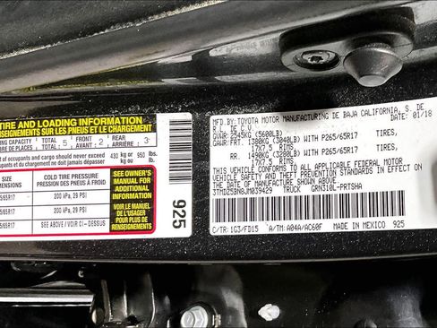 Used 2018 Toyota Tacoma TRD Sport w/ Technology Package image 36