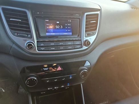 Used 2018 Hyundai Tucson SE AWD/4WD image 9