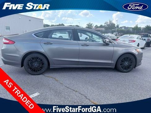 Used 2014 Ford Fusion SE w/ Equipment Group 202A FWD image 2
