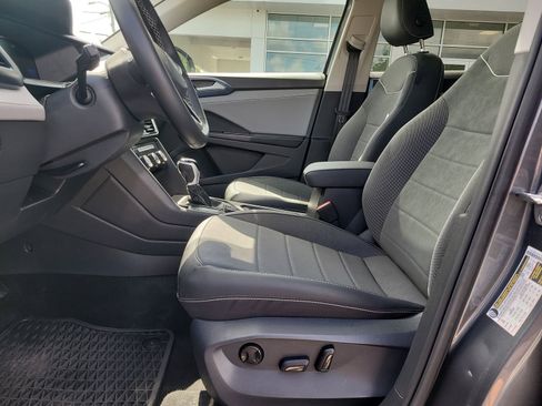 Used 2024 Volkswagen Taos SE image 15