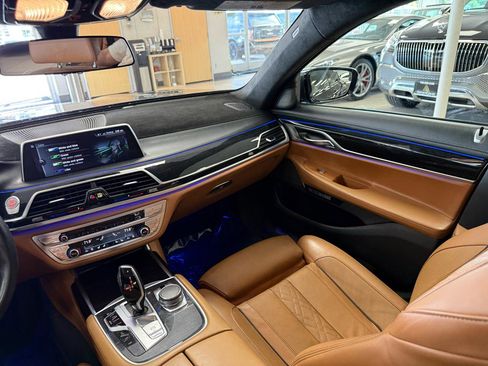Used 2016 BMW 750i RWD image 15