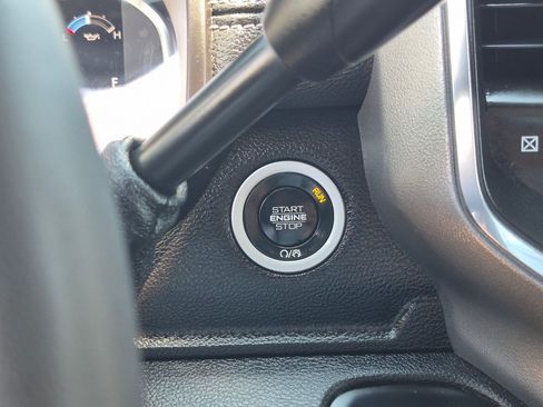 Used 2025 RAM 2500 Laramie AWD/4WD image 19