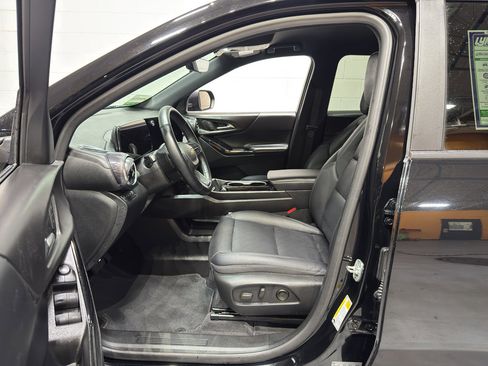 Used 2025 Chevrolet Equinox LT w/ Convenience Package II image 14