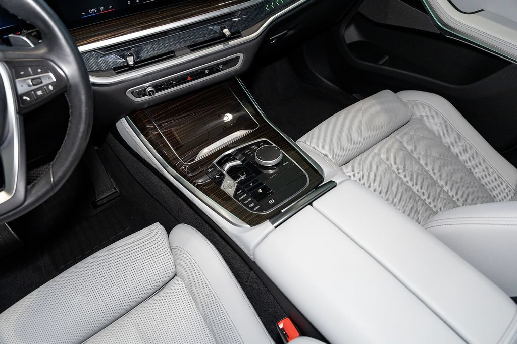 Used 2024 BMW X5 xDrive40i w/ Premium Package AWD/4WD image 11