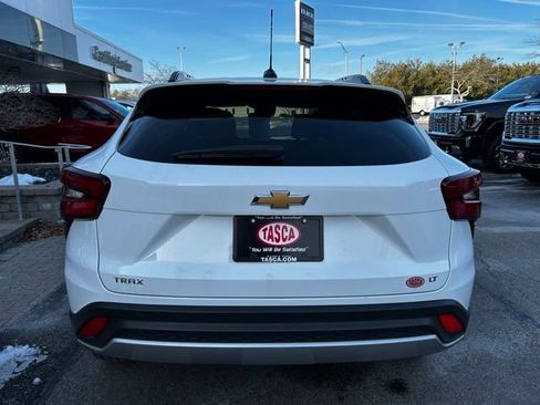 Used 2024 Chevrolet Trax LT image 5