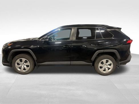 Used 2019 Toyota RAV4 LE AWD/4WD image 3