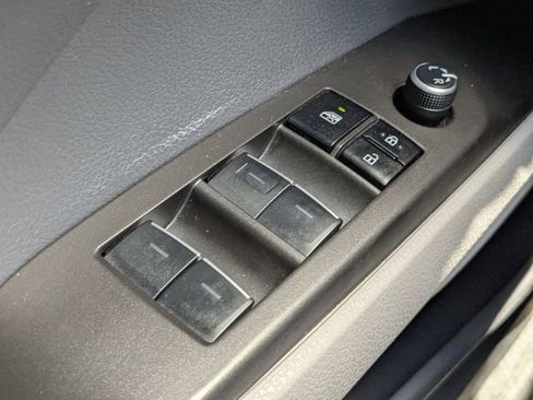 Used 2023 Toyota Camry XLE image 24