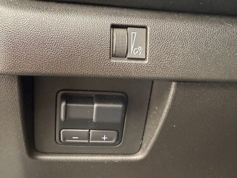 Used 2024 Chevrolet Colorado LT w/ LT Convenience Package II AWD/4WD image 33