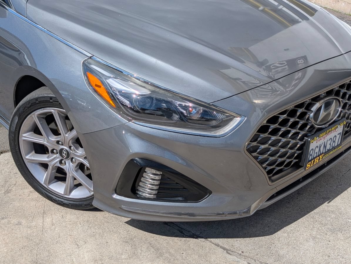 Used 2019 Hyundai Sonata Limited w/ Cargo Package FWD image 3