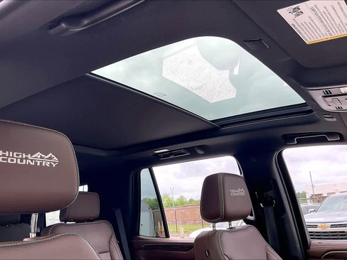Used 2022 Chevrolet Tahoe High Country image 13