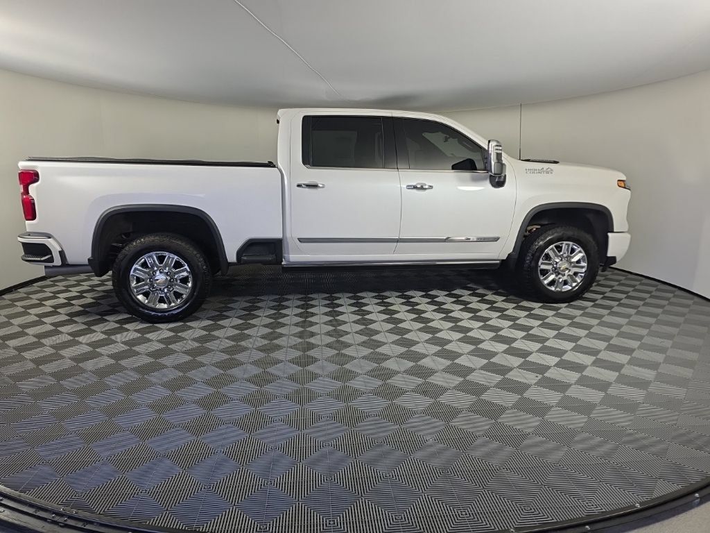 Used 2024 Chevrolet Silverado 2500 High Country w/ High Country Premium Package AWD/4WD image 6