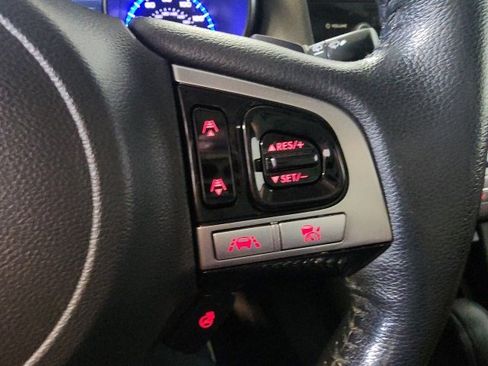 Used 2017 Subaru Outback 3.6R Touring image 32