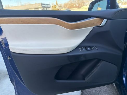 Used 2019 Tesla Model X 100D image 24