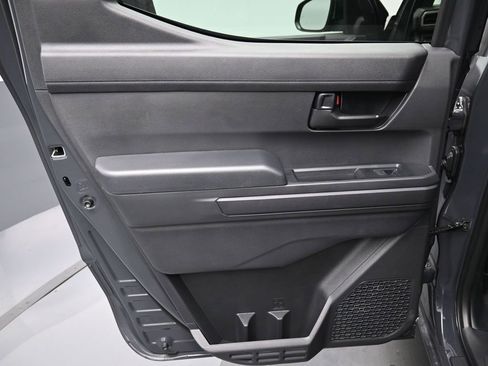 Certified 2025 Toyota Tacoma SR5 image 31