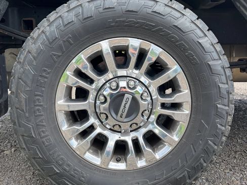 Used 2022 Ford F250 XLT w/ XLT Premium Package AWD/4WD image 13