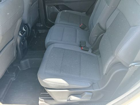 Used 2025 Ford Explorer Active AWD/4WD image 22