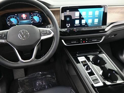 New 2026 Volkswagen Atlas SE FWD image 37