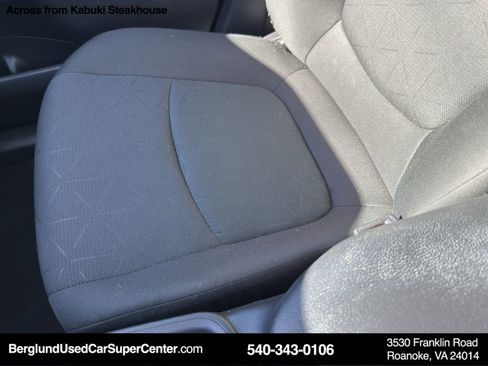 Used 2024 Toyota RAV4 XLE image 30