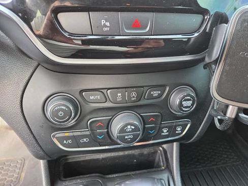 Used 2020 Jeep Cherokee Limited AWD/4WD image 8