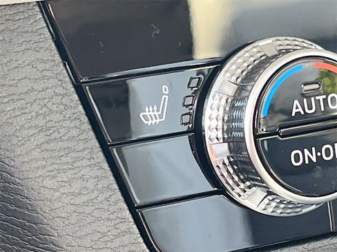 New 2025 Mitsubishi Outlander SE image 33