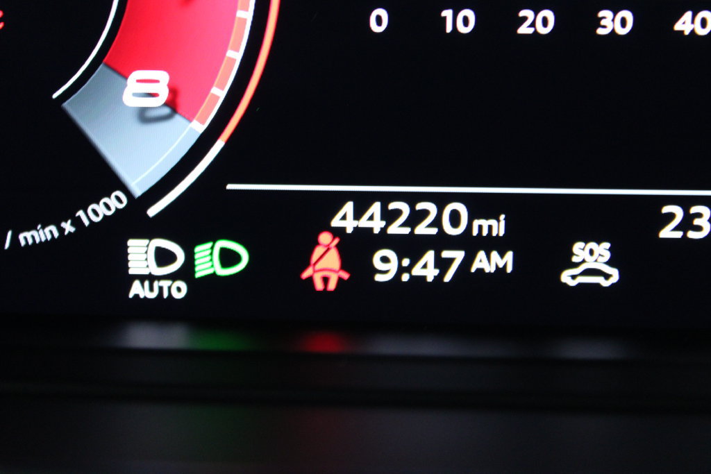 Used 2023 Audi S8 AWD/4WD image 21