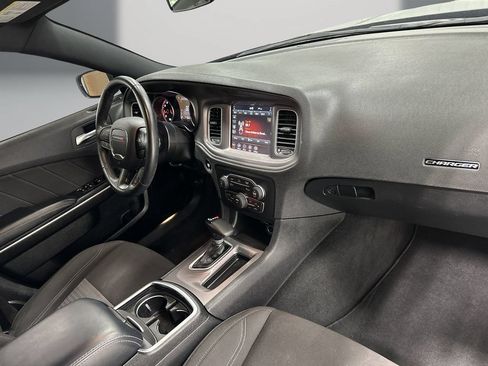 Used 2023 Dodge Charger SXT RWD image 16
