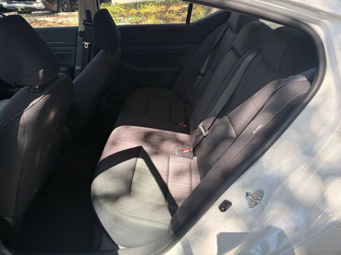 Used 2026 Nissan Altima 2.5 SV FWD image 32