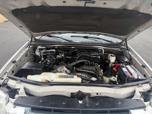 Used 2010 Ford Explorer Sport Trac XLT image 23