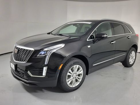 Certified 2023 Cadillac XT5 Luxury FWD image 2