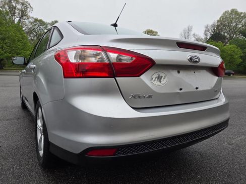 Used 2014 Ford Focus SE FWD image 7