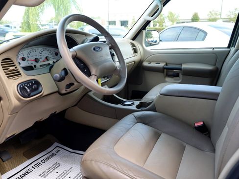 Used 2004 Ford Explorer Sport Trac XLT image 7