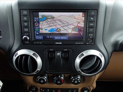 Used 2014 Jeep Wrangler Sahara w/ Connectivity Group AWD/4WD image 15