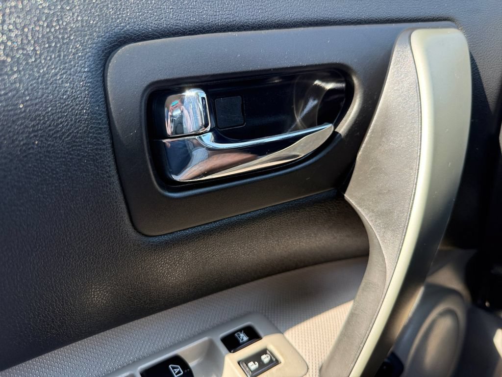 Used 2015 Nissan Rogue S w/ Convenience Package FWD image 26