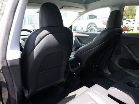 Used 2025 Tesla Model Y Long Range image 21