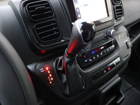 Used 2025 RAM ProMaster 2500 w/ Convenience Group image 14