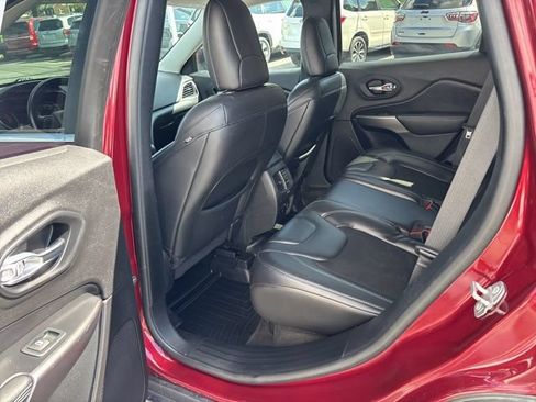 Used 2020 Jeep Cherokee Latitude Plus w/ Comfort/Convenience Group AWD/4WD image 9