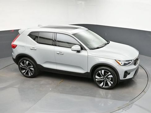 Used 2024 Volvo XC40 B5 Plus w/ Protection Package Premier AWD/4WD image 56