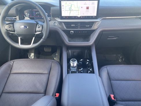 New 2026 Ford Explorer Platinum image 14