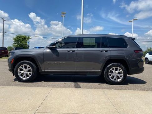Certified 2022 Jeep Grand Cherokee L Limited AWD/4WD image 8