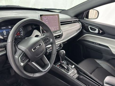 Used 2024 Jeep Compass Limited image 34