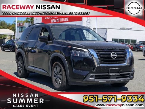 Used 2024 Nissan Pathfinder SV FWD image 1