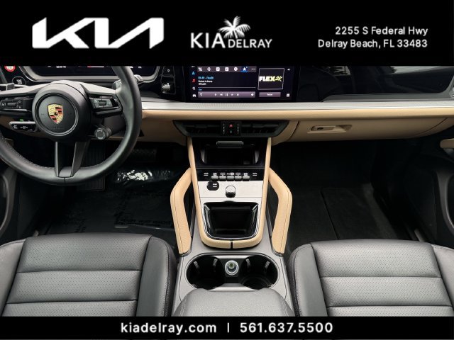 Used 2024 Porsche Cayenne AWD/4WD image 13
