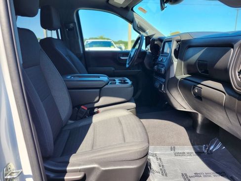 Used 2023 Chevrolet Silverado 1500 Custom AWD/4WD image 9