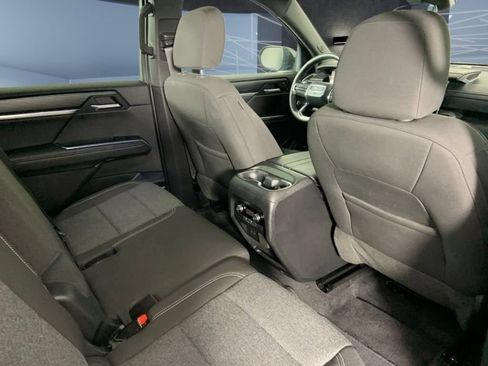 Used 2025 GMC Acadia Elevation AWD/4WD image 26