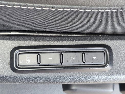 Used 2021 Volkswagen Atlas SEL Premium image 15