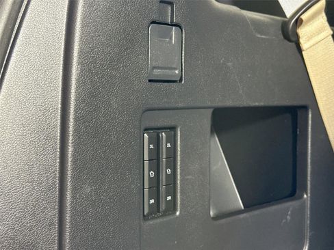 Used 2024 Ford Expedition Limited image 39