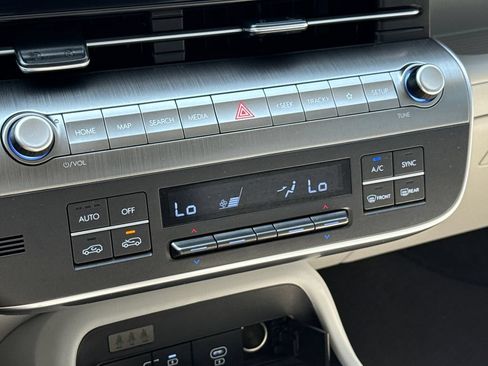 Used 2025 Hyundai Kona SEL FWD image 24