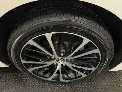 Used 2018 Toyota Camry SE image 17