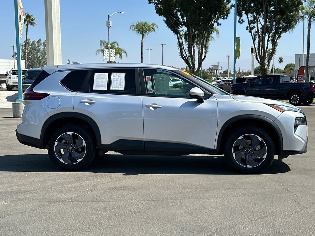 Used 2025 Nissan Rogue SV FWD image 6