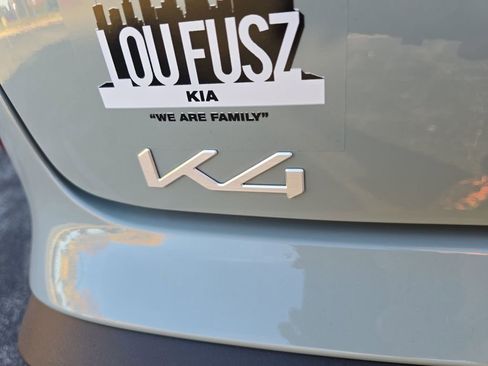 New 2025 Kia K4 LXS image 17